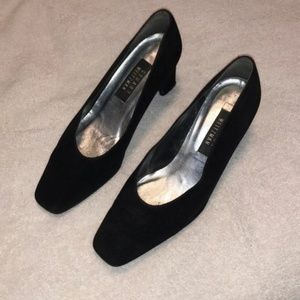 STUART WEITZMAN BLACK PUMPS - LADIES 8